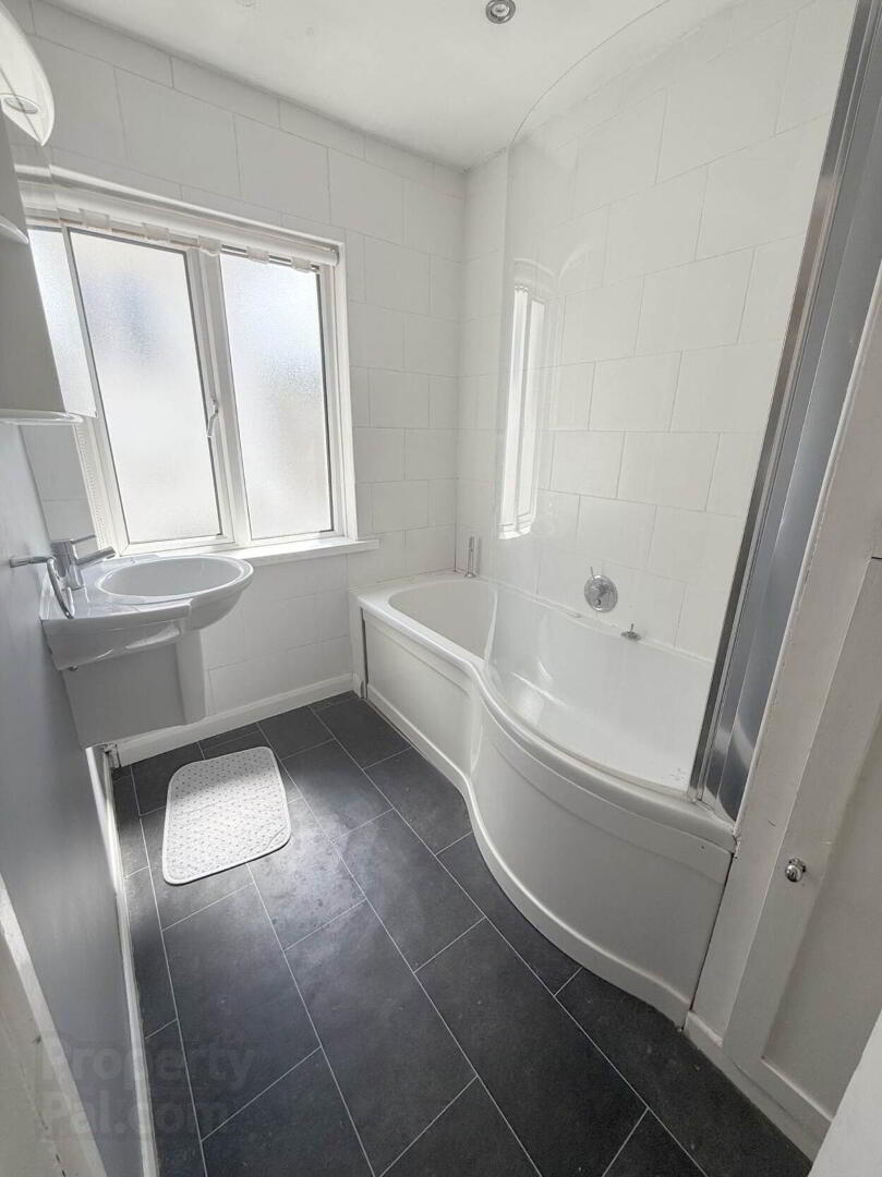 28 Stirling Avenue 9 of 11