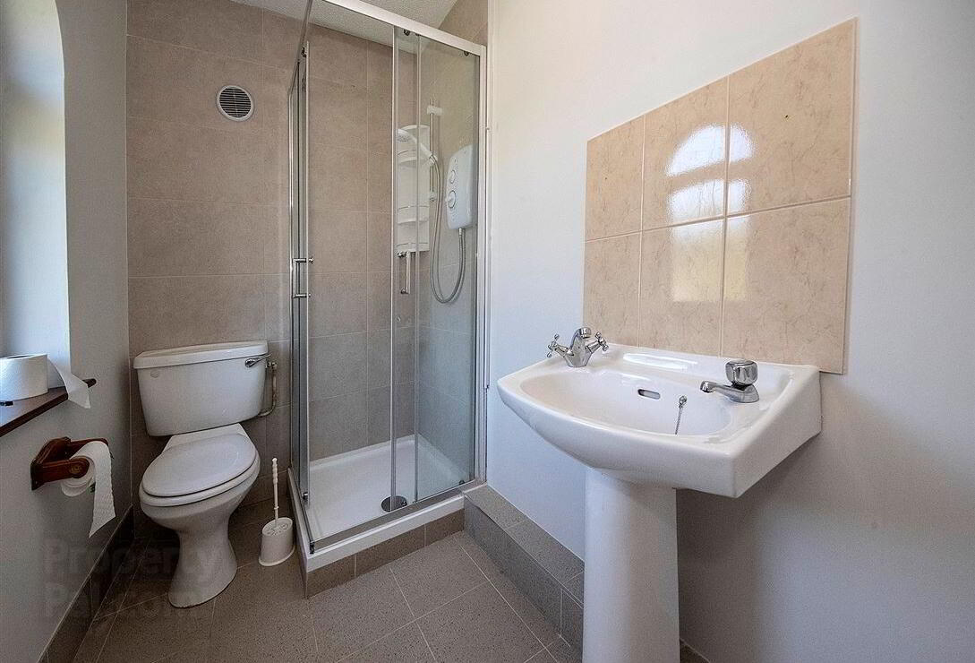 21 Lisfennel Close 20 of 25
