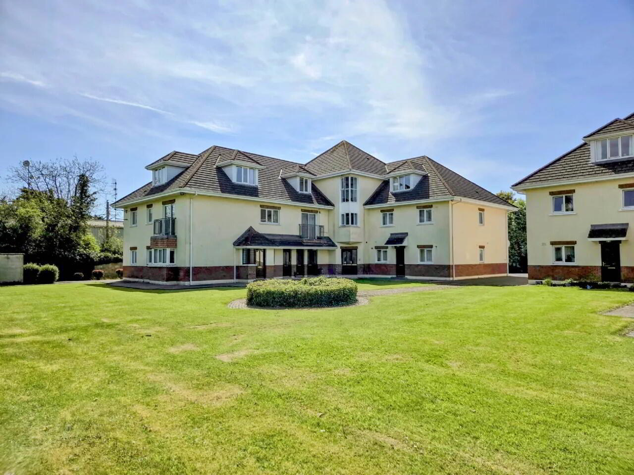 6b Hazelwood Court 4 of 19