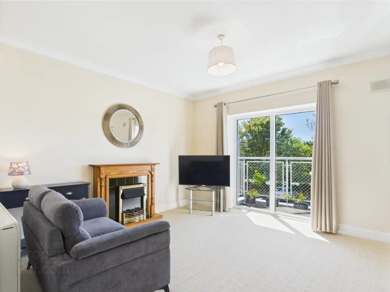 6b Hazelwood Court 6 of 19