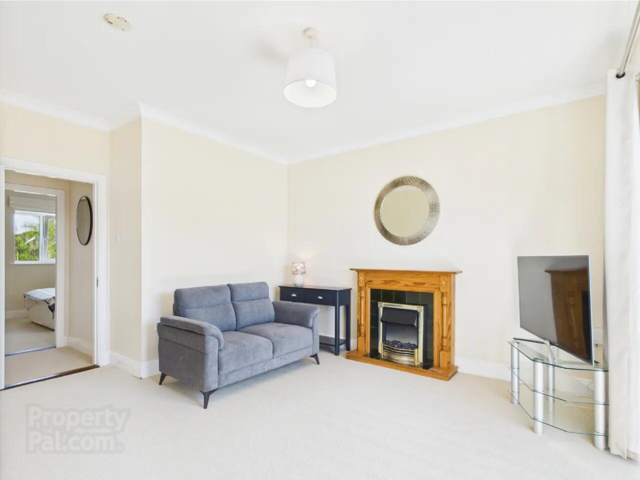 6b Hazelwood Court 7 of 19