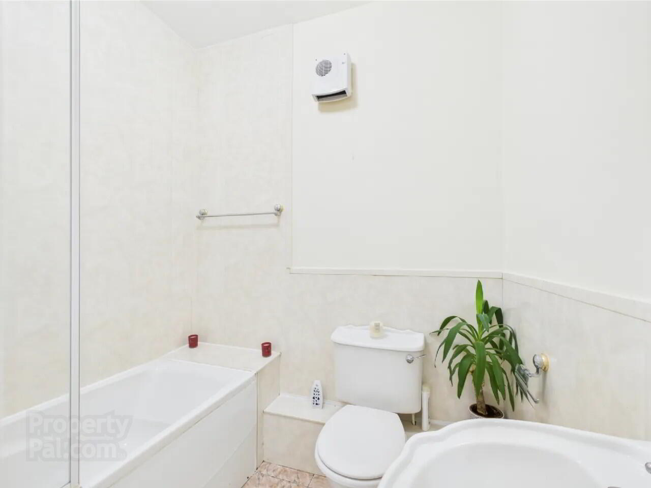 6b Hazelwood Court 14 of 19