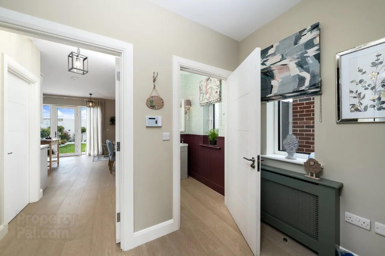 Gilson Avenue 7 of 29