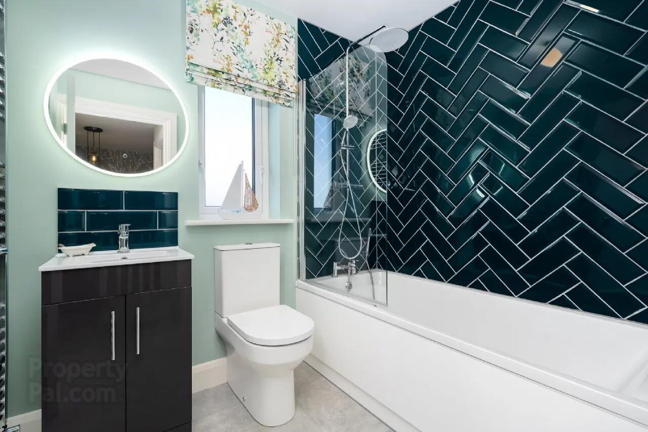 Gilson Avenue 24 of 29
