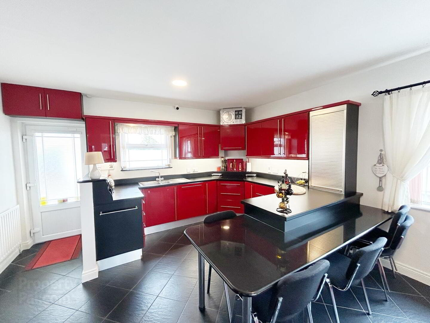 25 Cooley Road 8 of 39