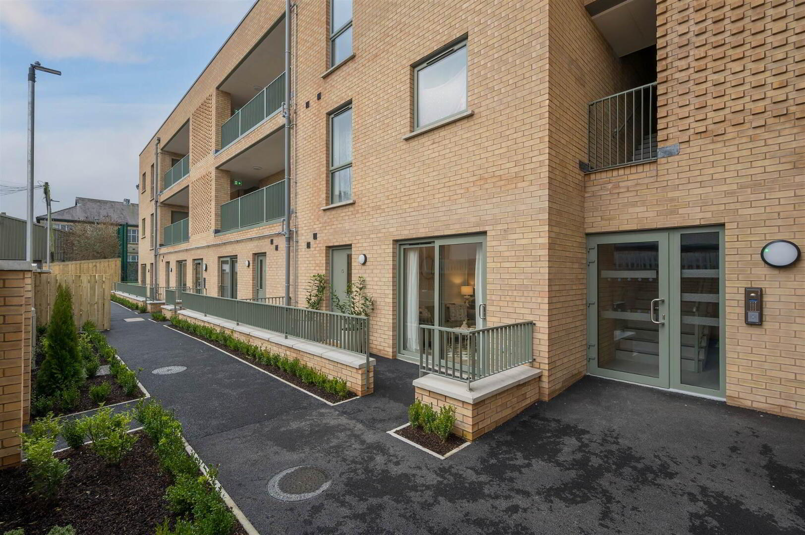 Apt 16 Porters Annex, 31 Apsley Street 9 of 11