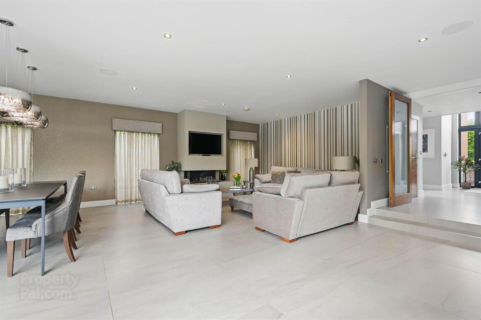 18a Lenamore Drive 15 of 61
