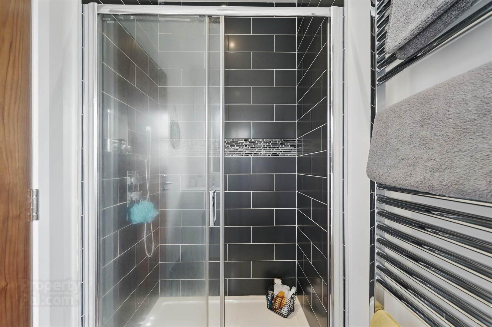 18a Lenamore Drive 35 of 61