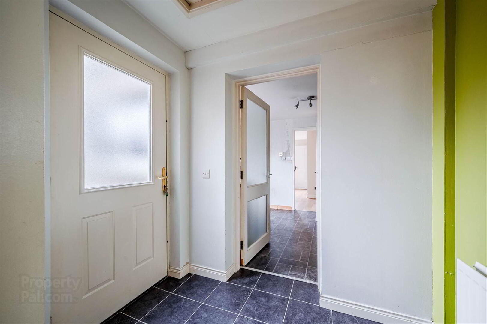 6 Meadow Close 5 of 13