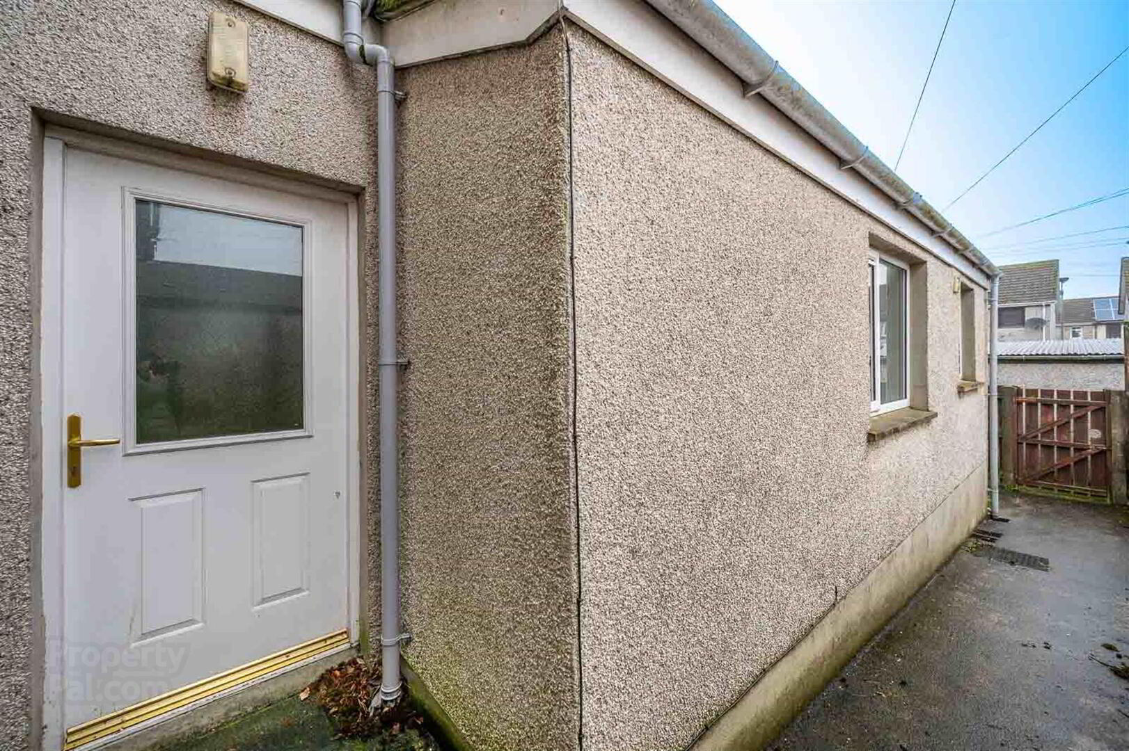 6 Meadow Close 13 of 13