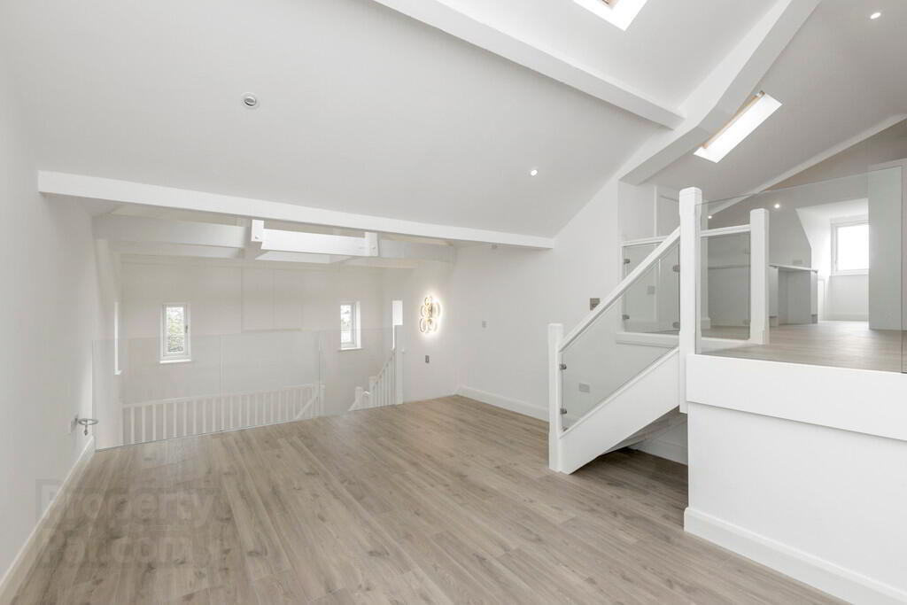 Apartment 4 35 College Green 6 of 18