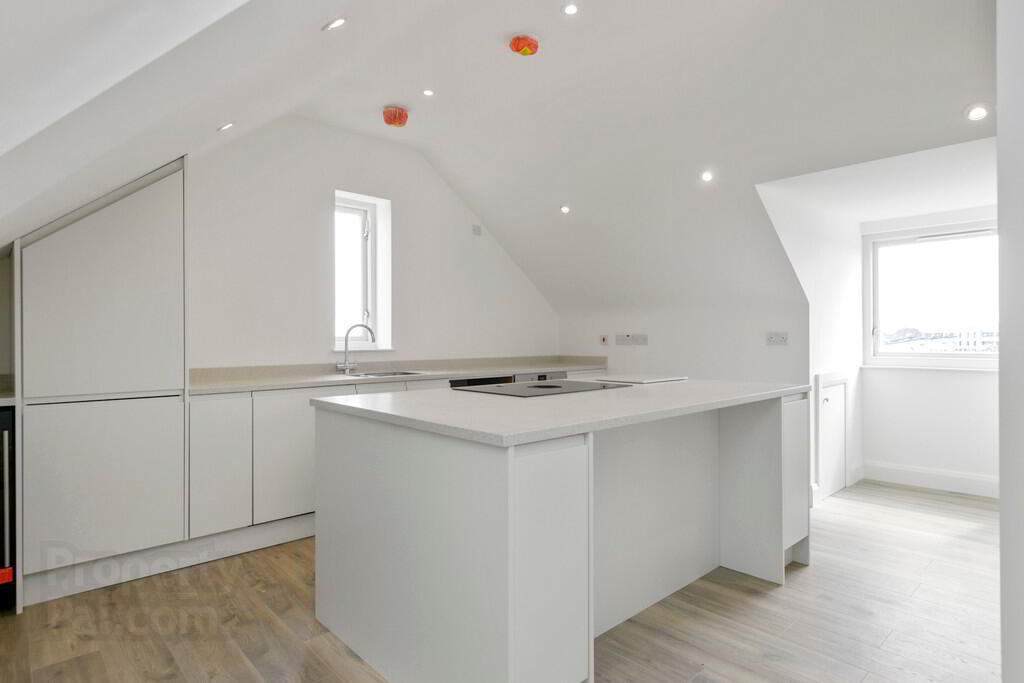 Apartment 4 35 College Green 10 of 18