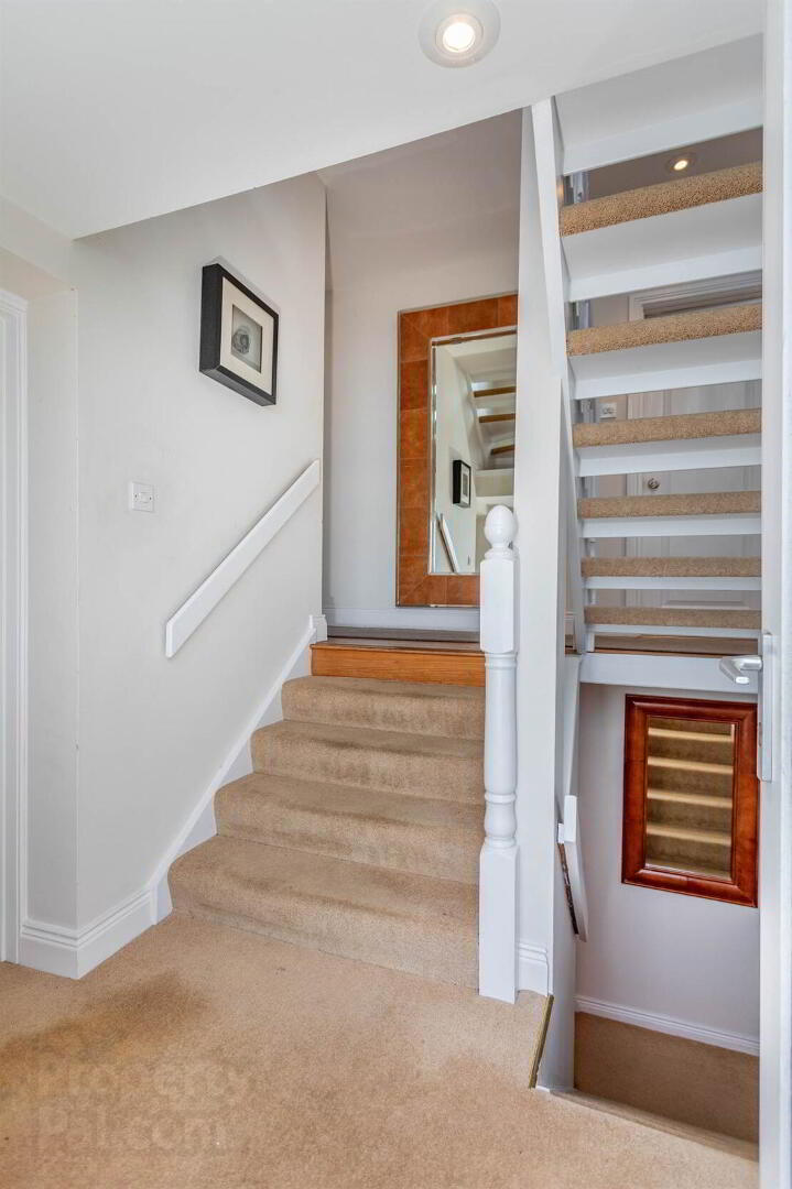 Ard Na Mara, 8 Seacliff Close 4 of 44