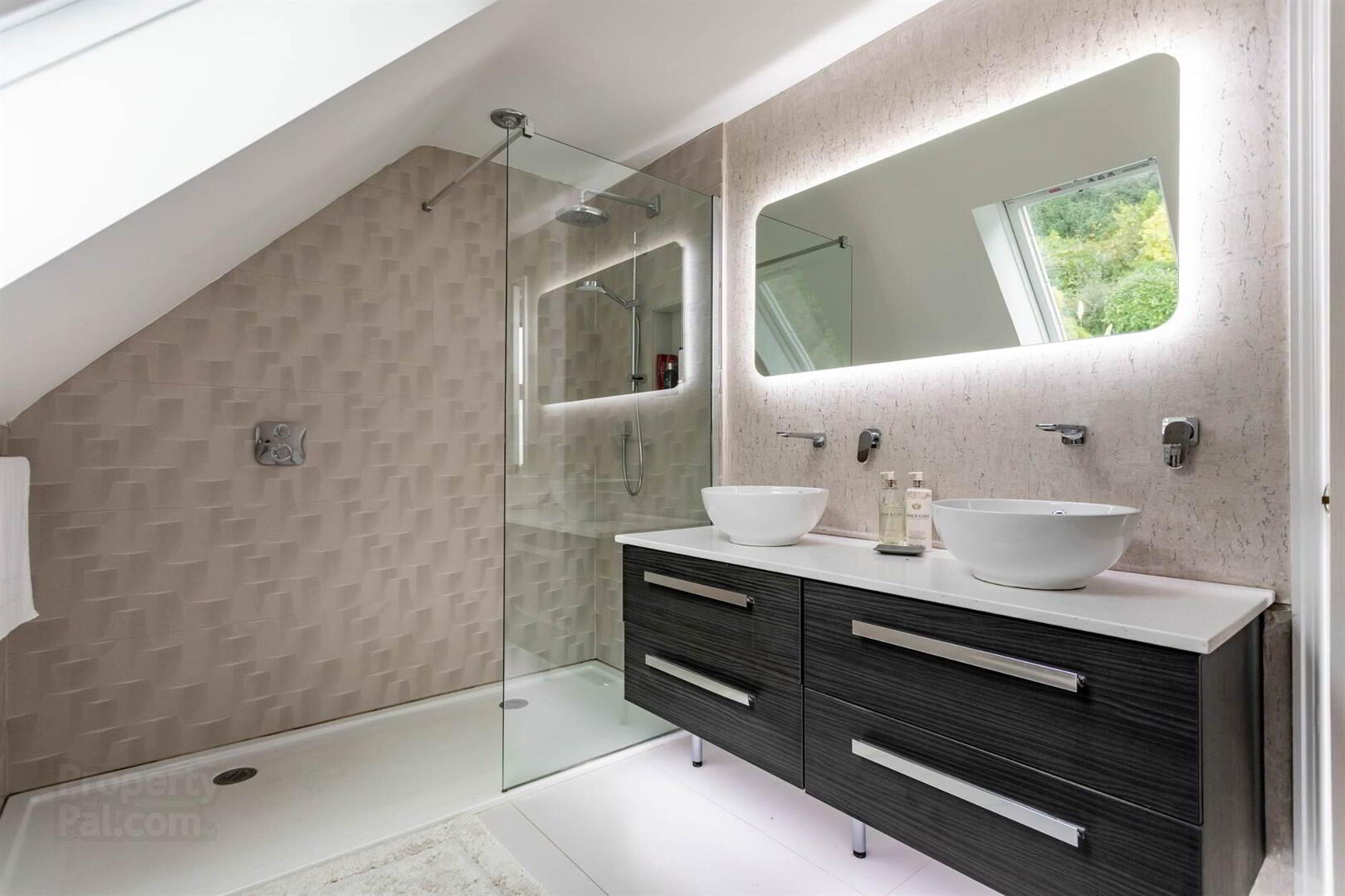 Ard Na Mara, 8 Seacliff Close 24 of 44