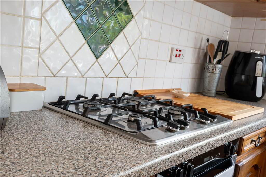 8 Woodcroft Rise 12 of 47