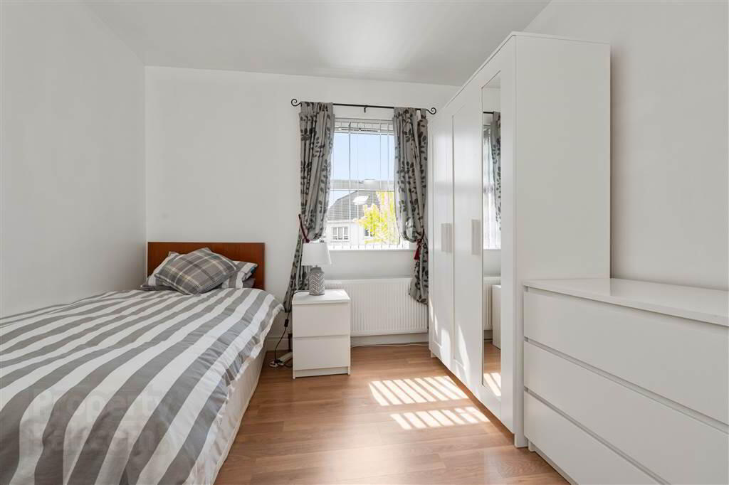 8 Woodcroft Rise 25 of 47