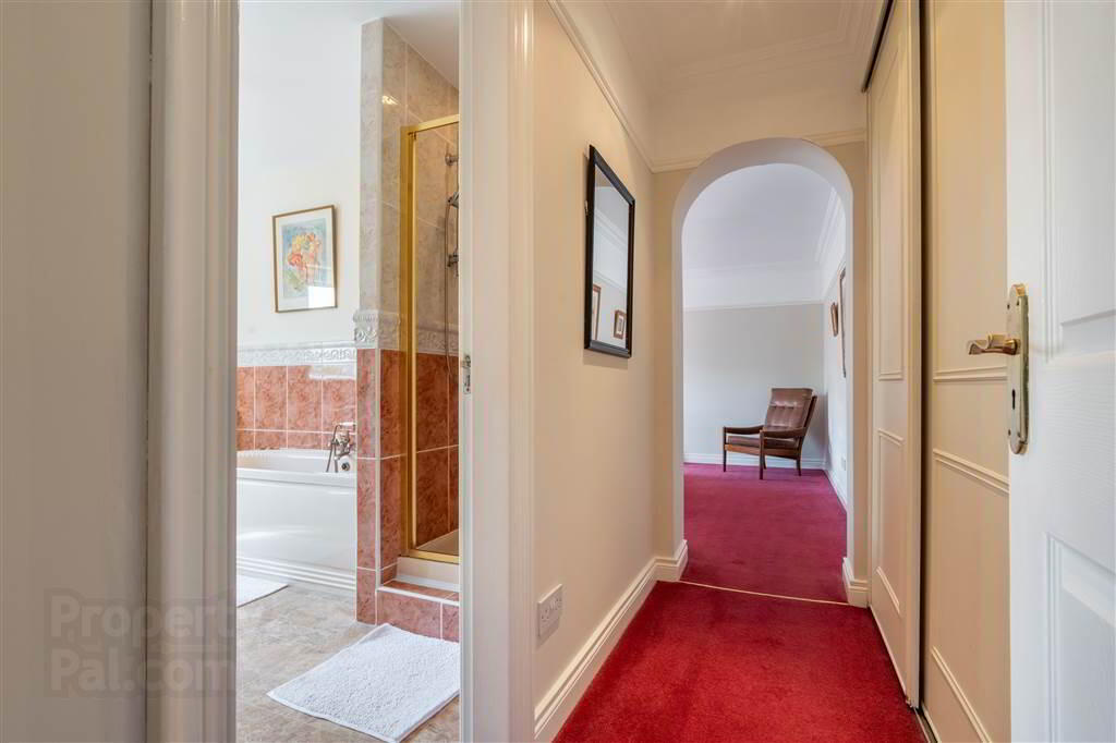 8 Woodcroft Rise 31 of 47
