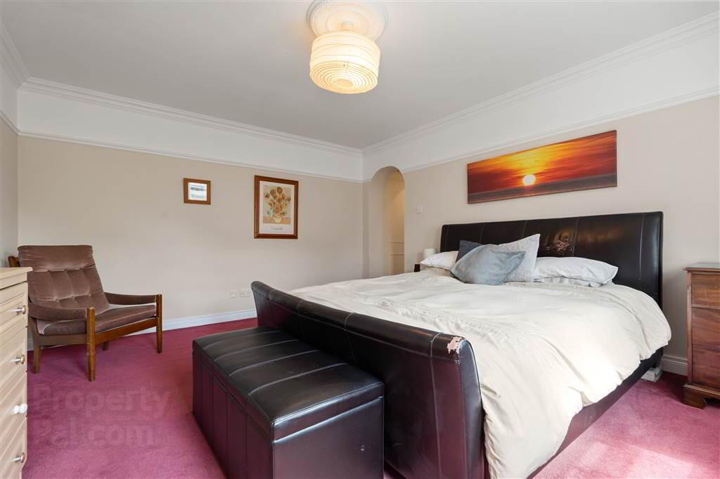 8 Woodcroft Rise 34 of 47