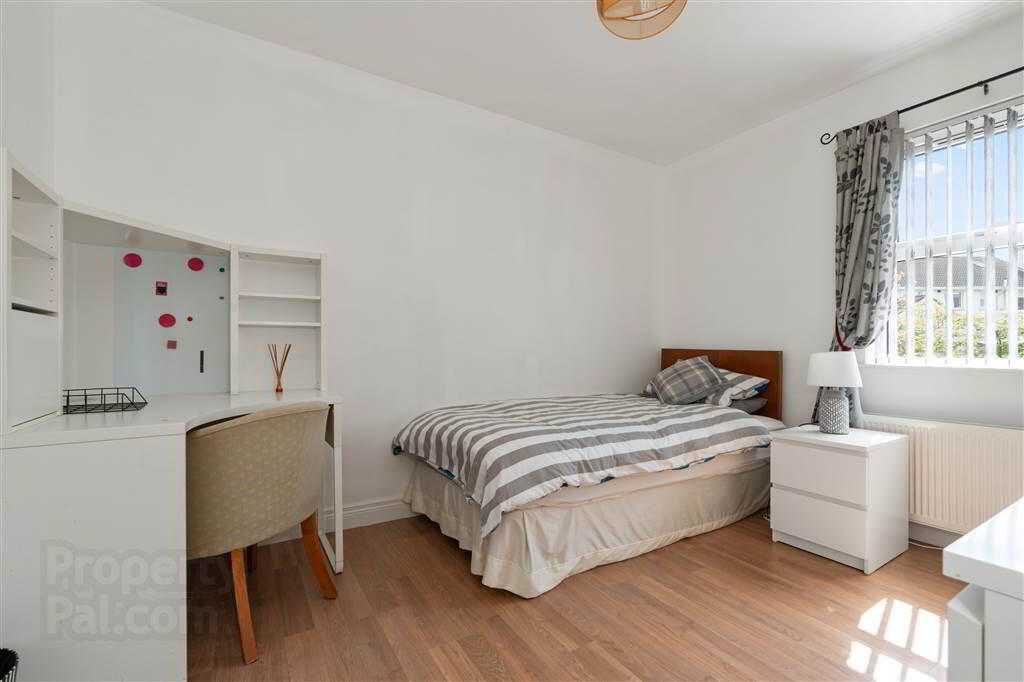8 Woodcroft Rise 24 of 47