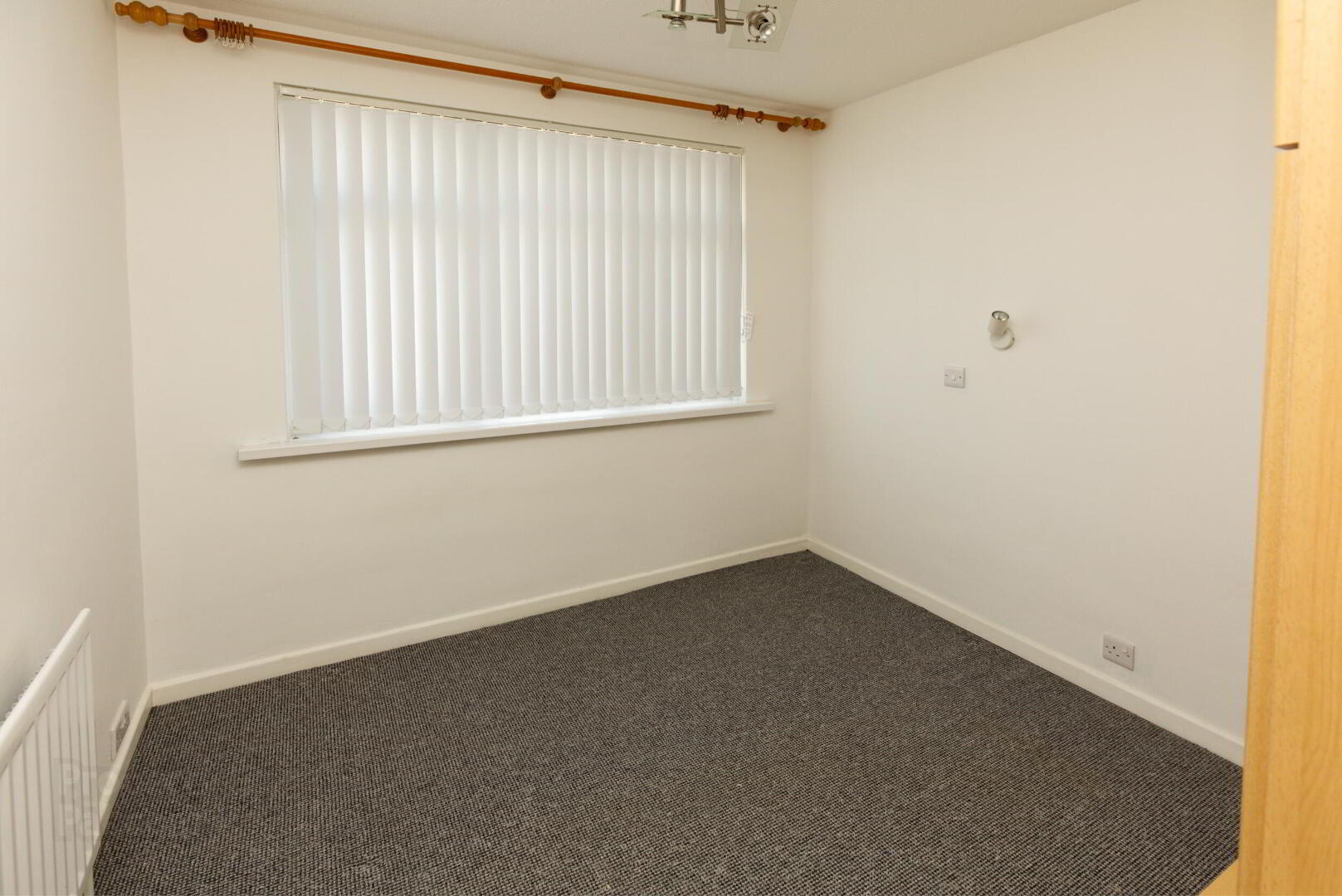 9 Aston Gardens 11 of 12