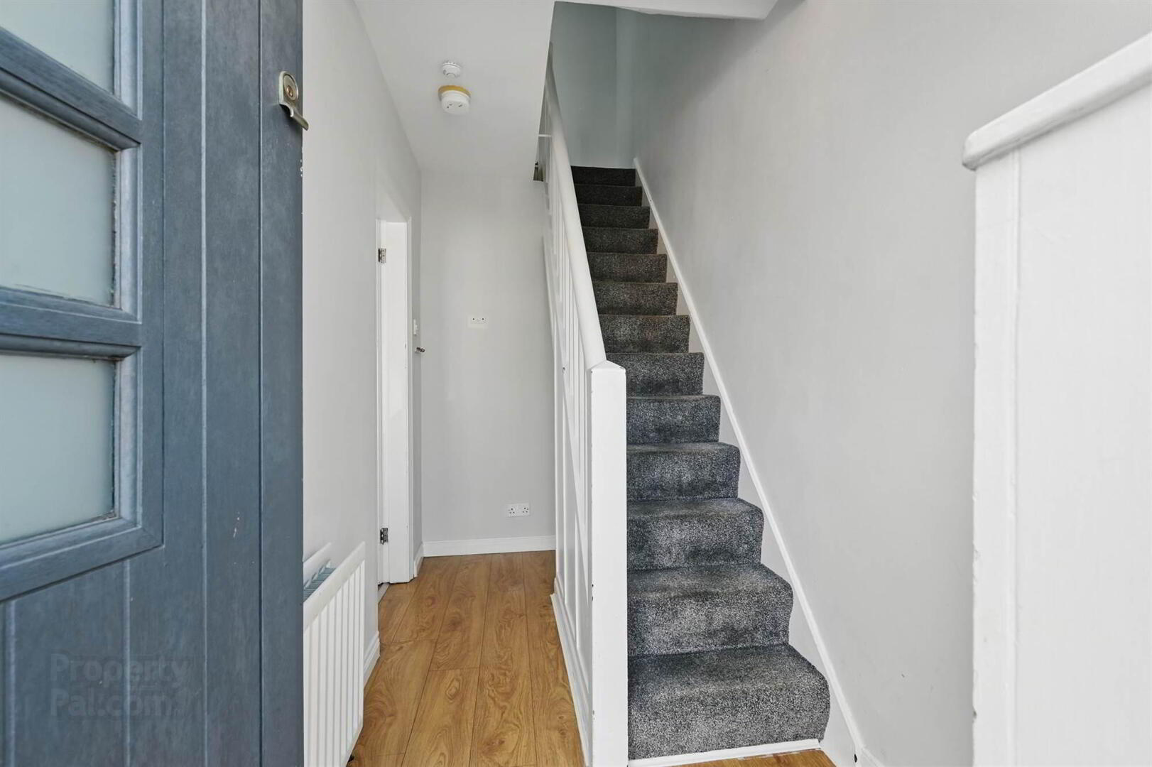 54 Sandbrook Park 3 of 12