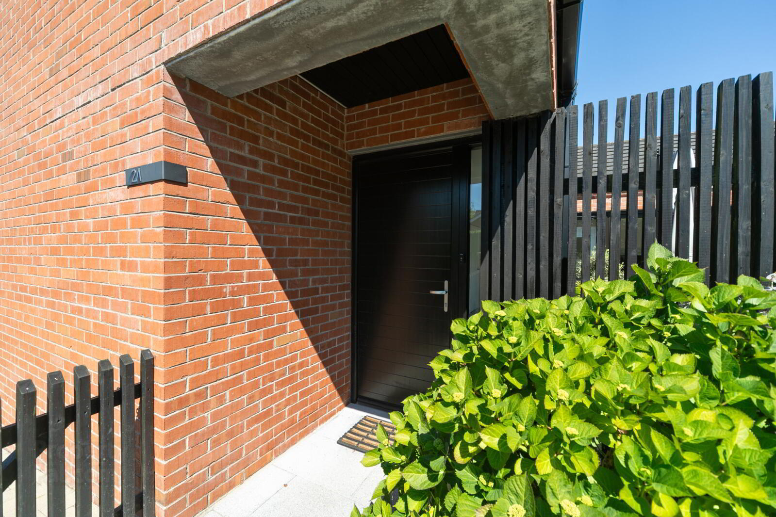2a Glenview Avenue 3 of 35