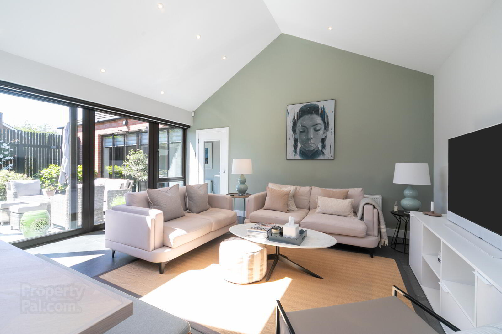 2a Glenview Avenue 7 of 35