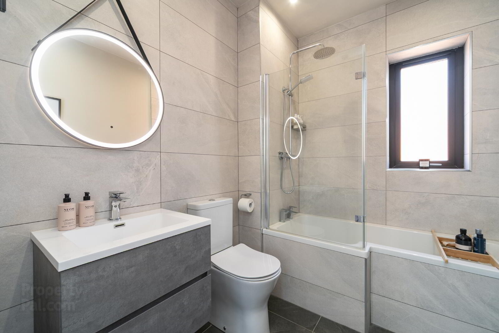 2a Glenview Avenue 23 of 35