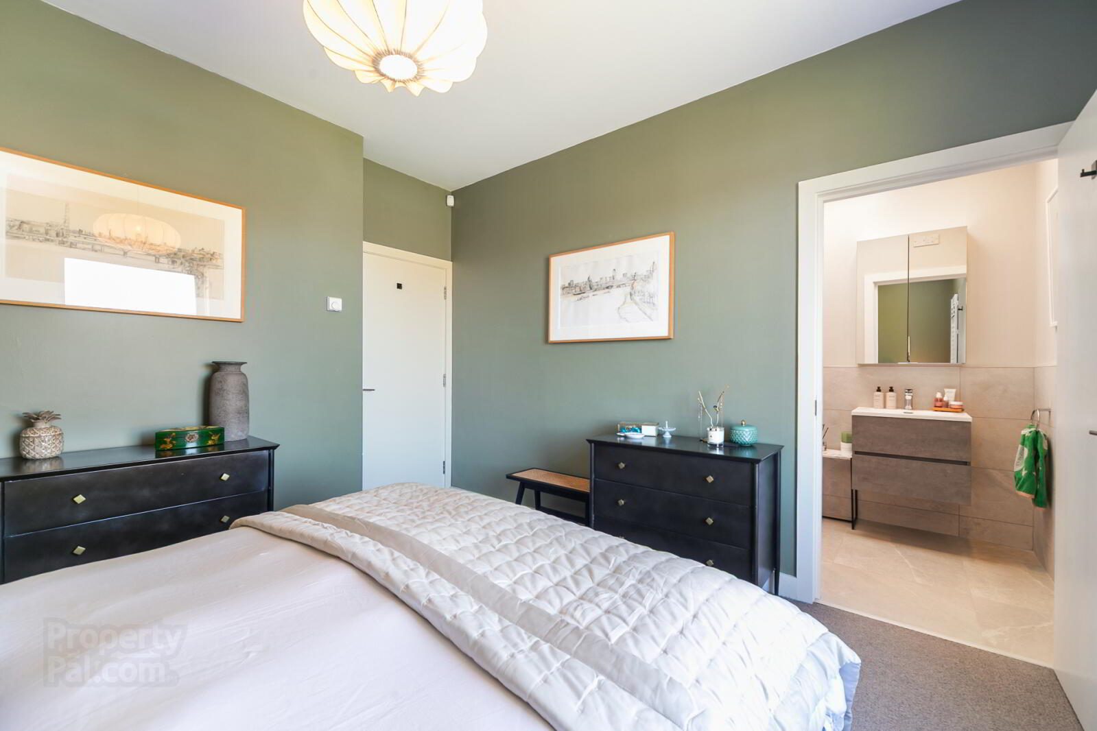 2a Glenview Avenue 17 of 35