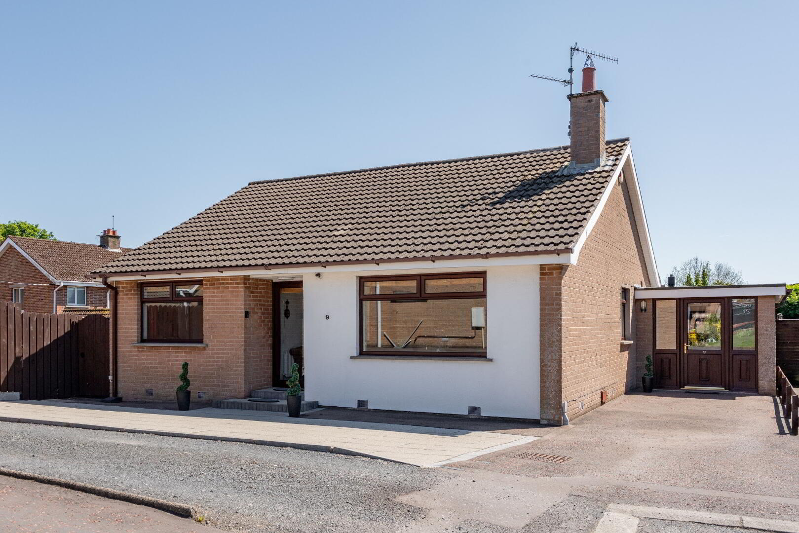 9 Leydene Court 1 of 33