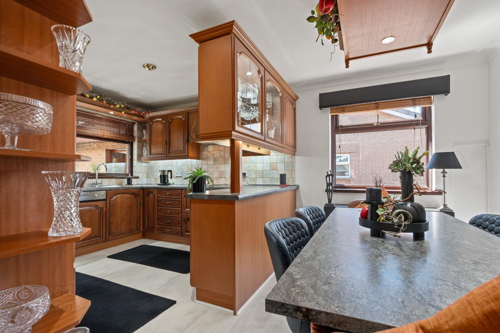 9 Leydene Court 10 of 33