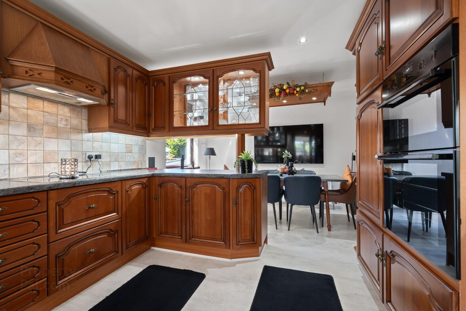 9 Leydene Court 13 of 33