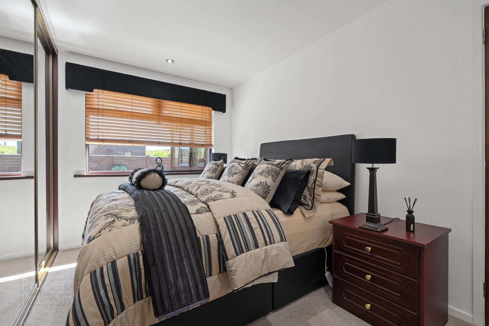 9 Leydene Court 23 of 33
