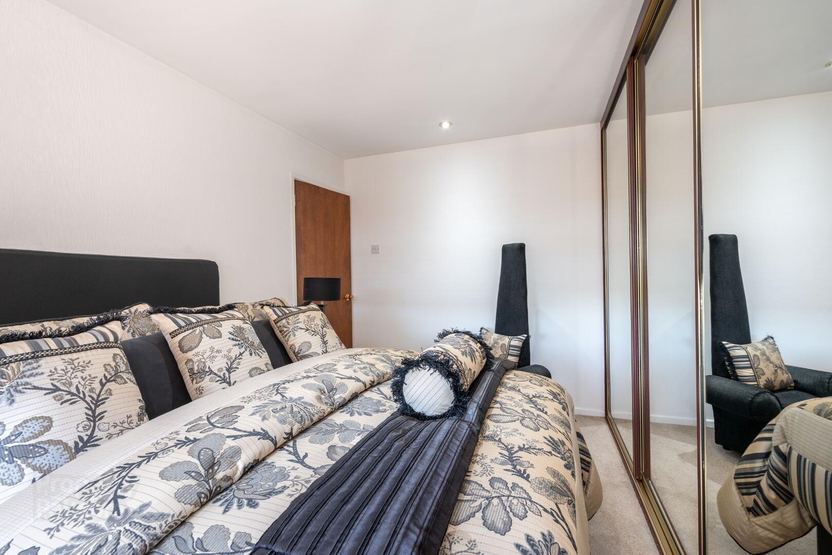 9 Leydene Court 24 of 33
