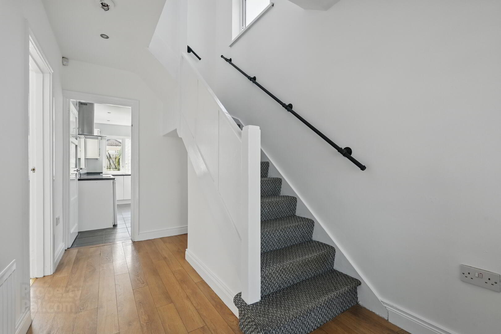 32 Sunderland Road 9 of 19