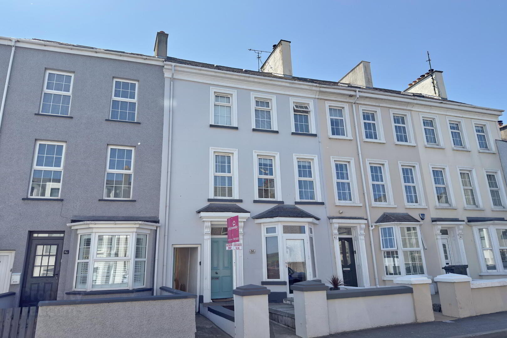 Flat 2, 64 Causeway Street 1 of 10