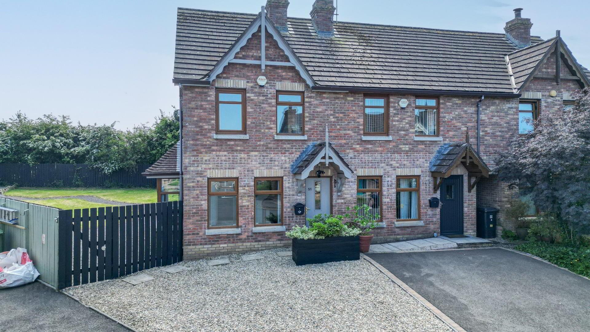 51 Stonebridge Gardens 1 of 46