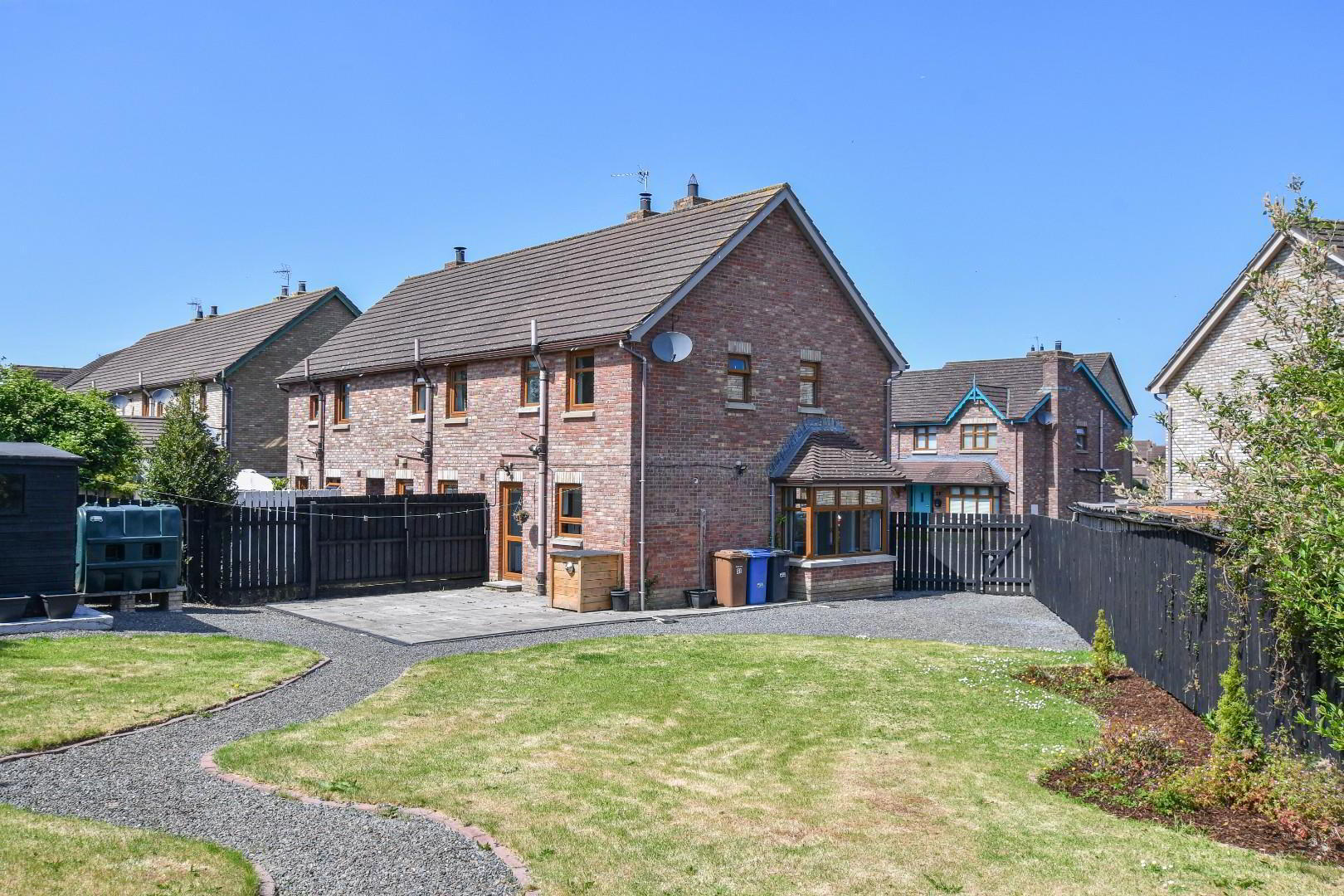 51 Stonebridge Gardens 25 of 46