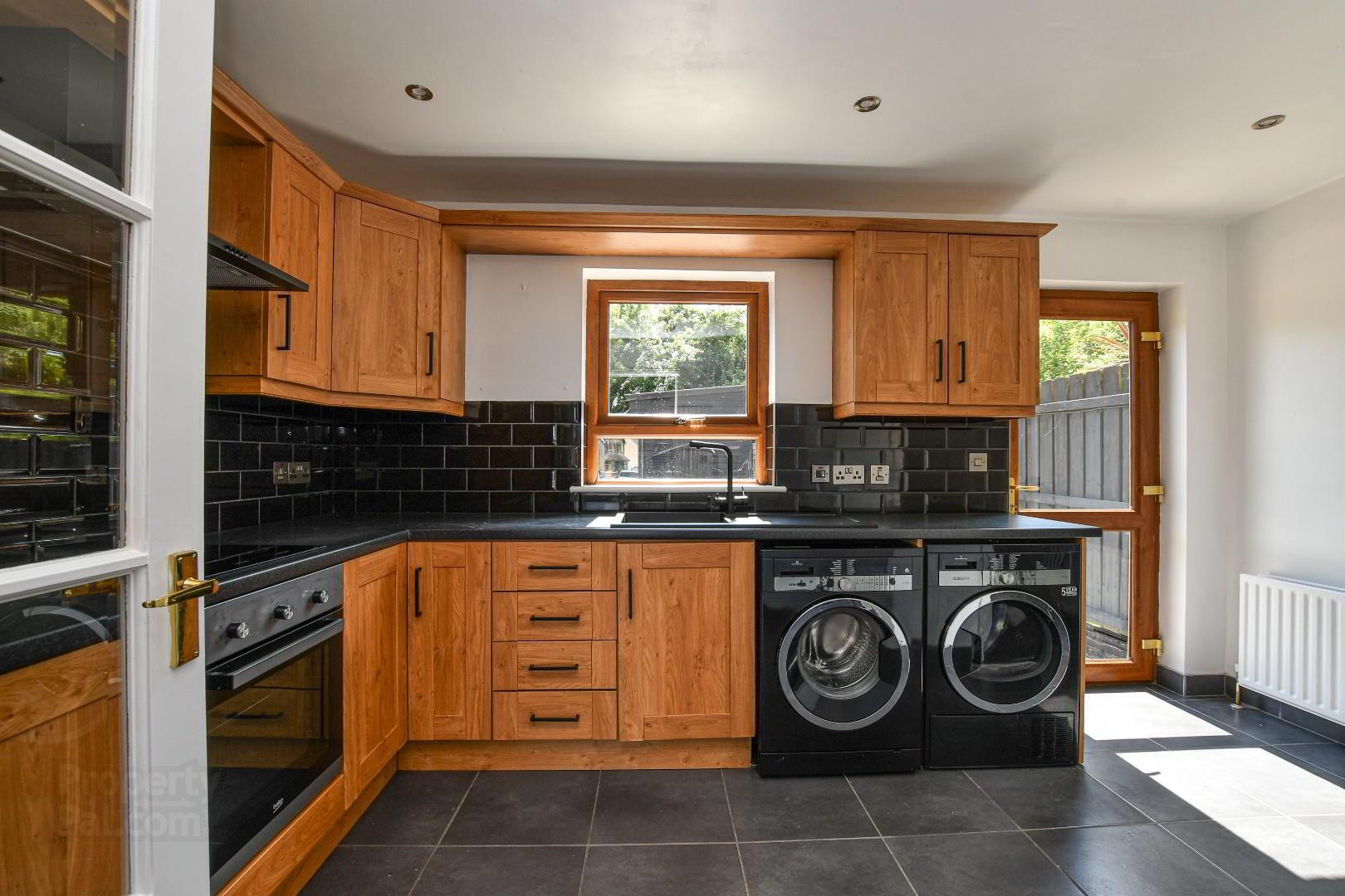 51 Stonebridge Gardens 9 of 46