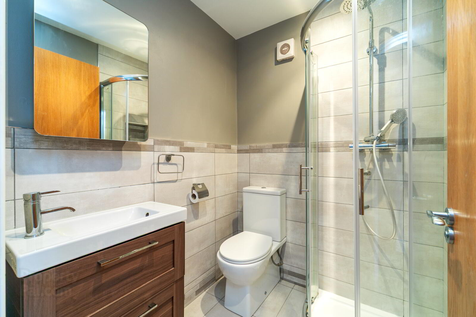 71b Shandon Park 30 of 46