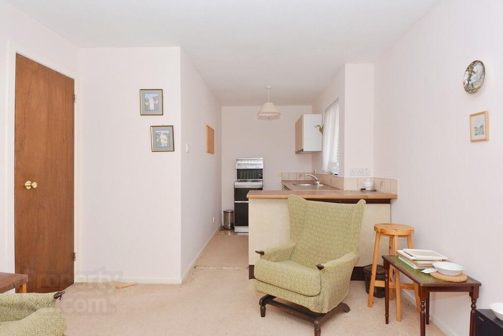 23 Colenso Court, 2-18 Colenso Parade 4 of 10