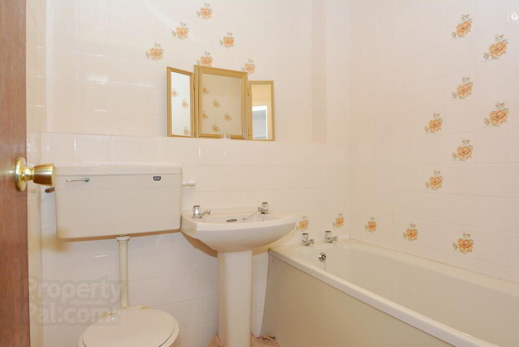 23 Colenso Court, 2-18 Colenso Parade 9 of 10