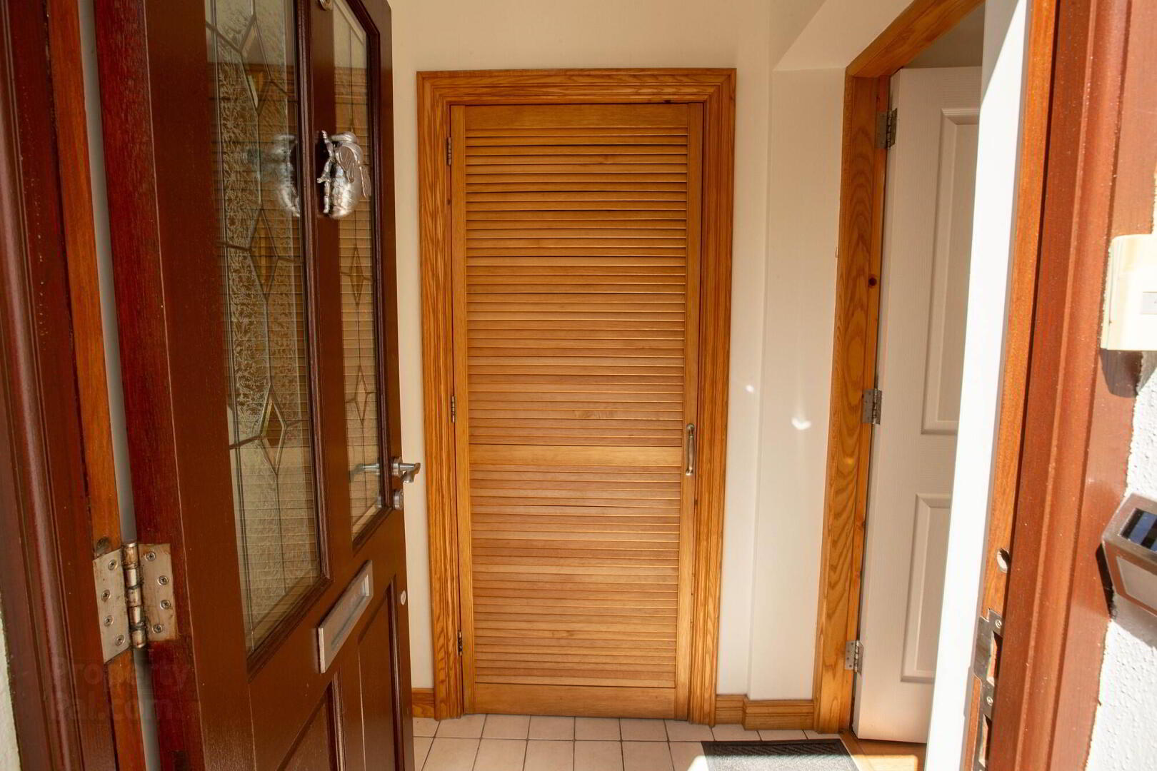 3 Apiary Court 6 of 27