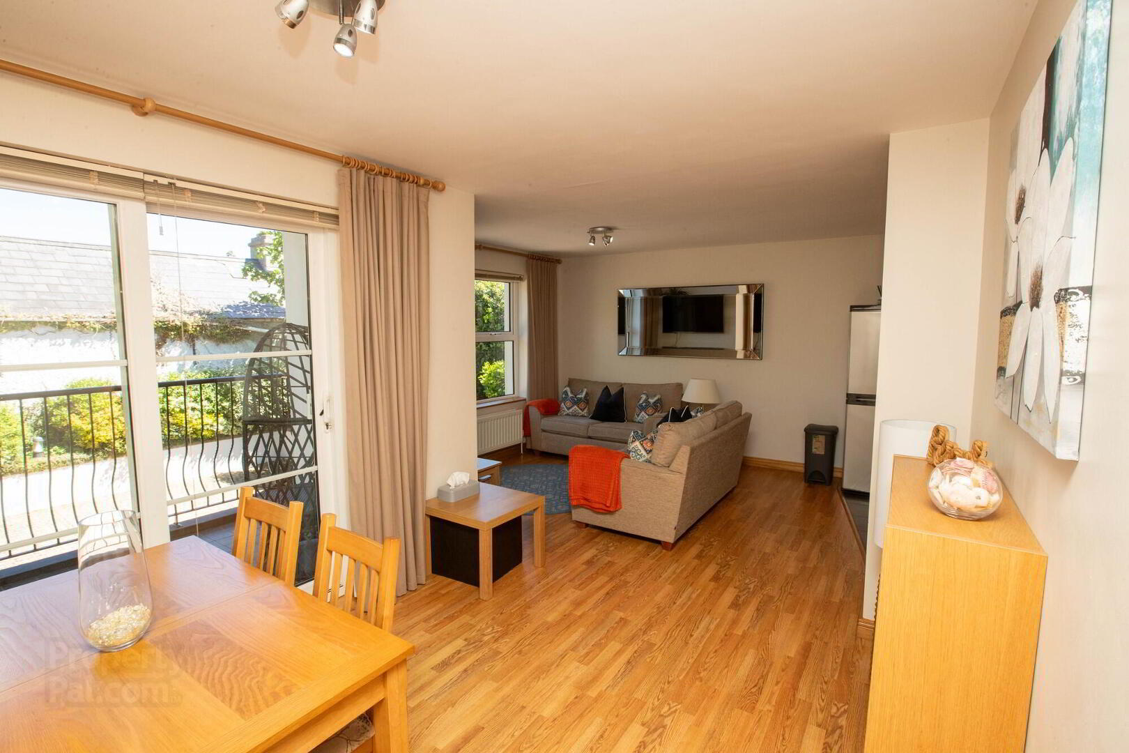 3 Apiary Court 8 of 27
