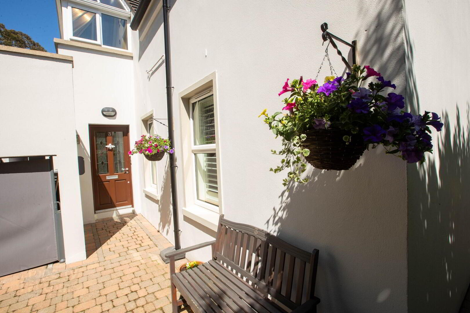 3 Apiary Court 5 of 27
