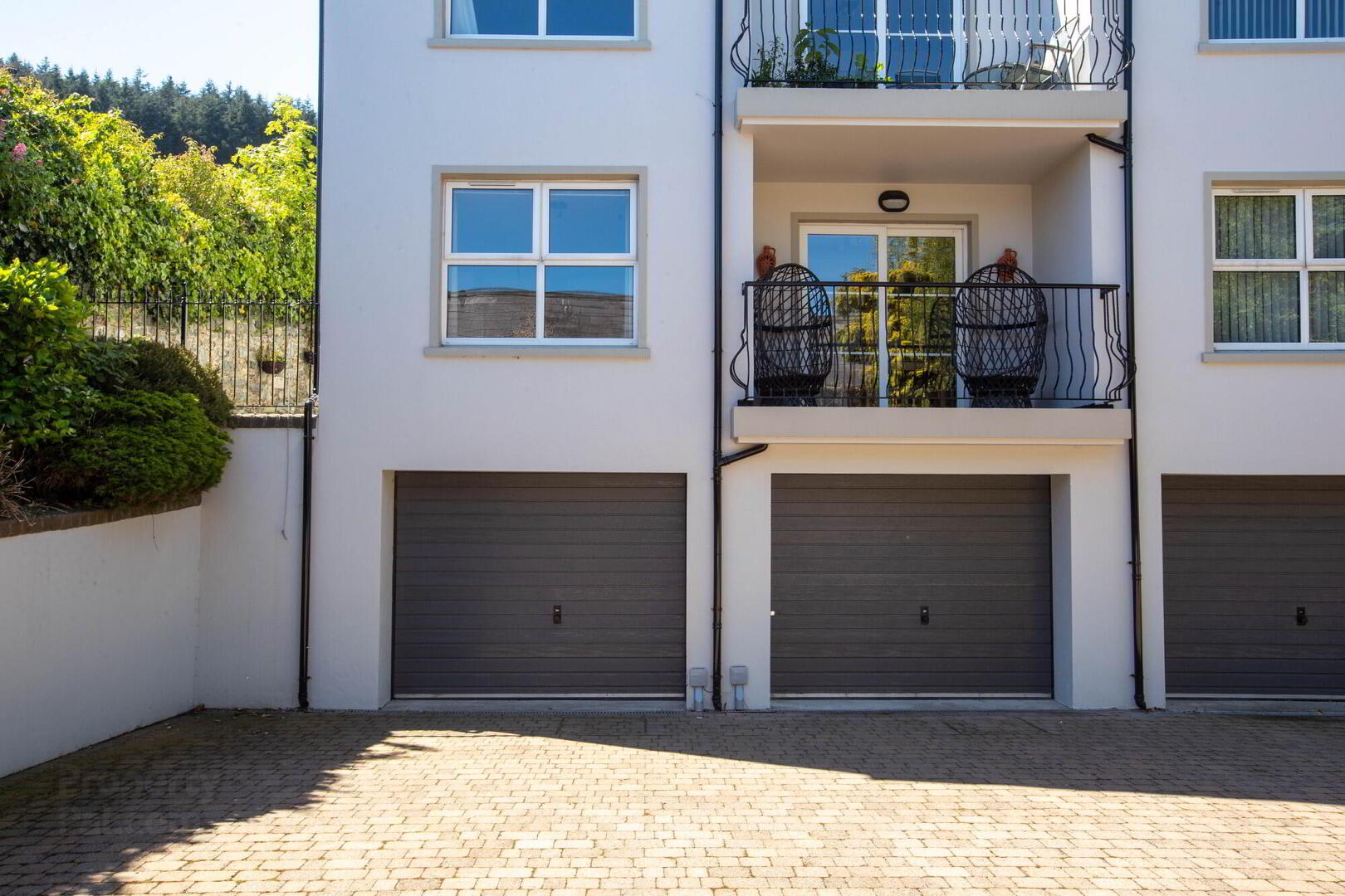 3 Apiary Court 4 of 27