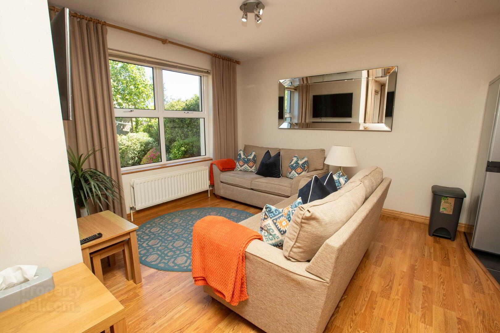 3 Apiary Court 13 of 27