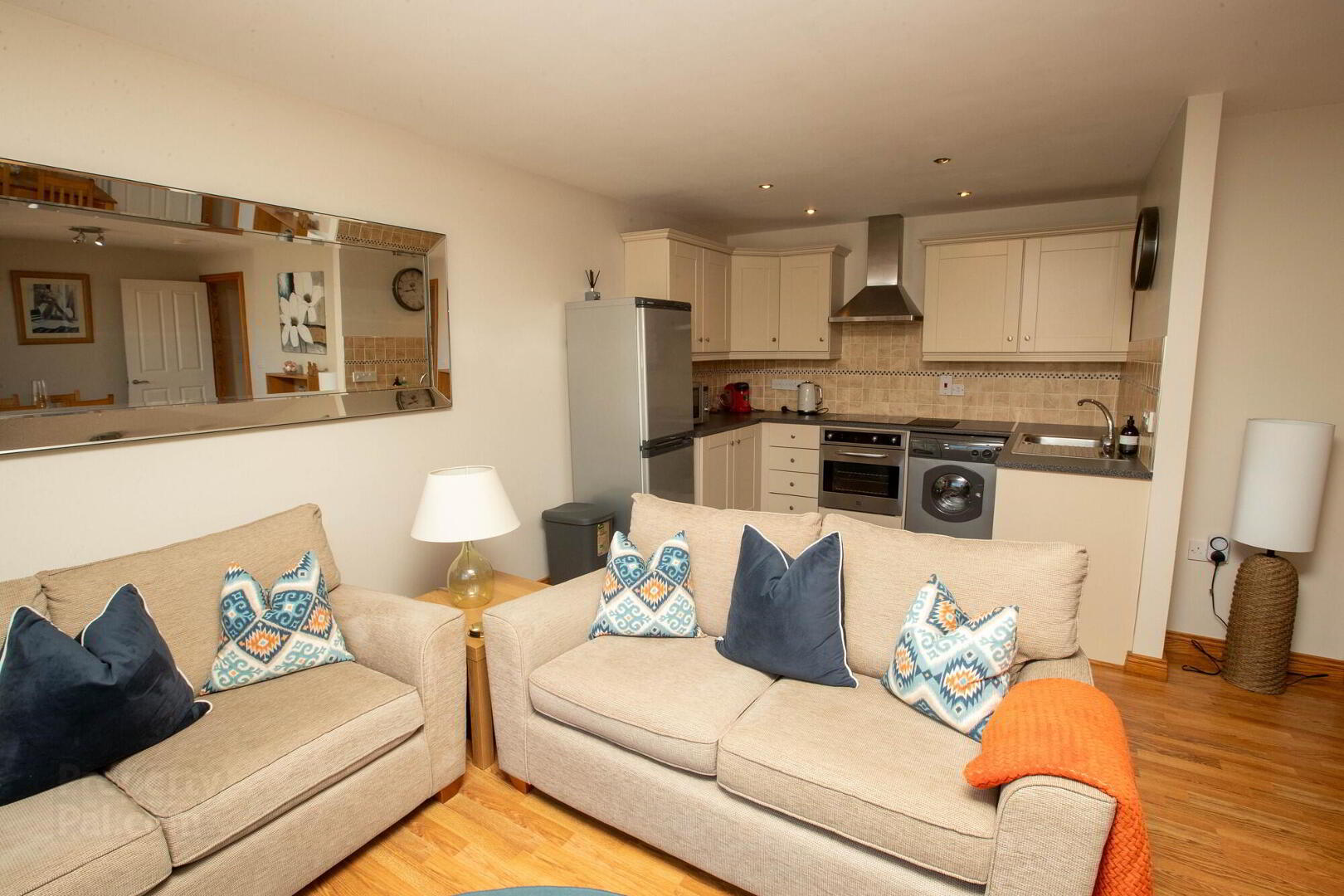3 Apiary Court 15 of 27