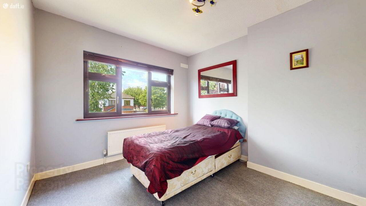 32 Swords Manor Grove 18 of 25