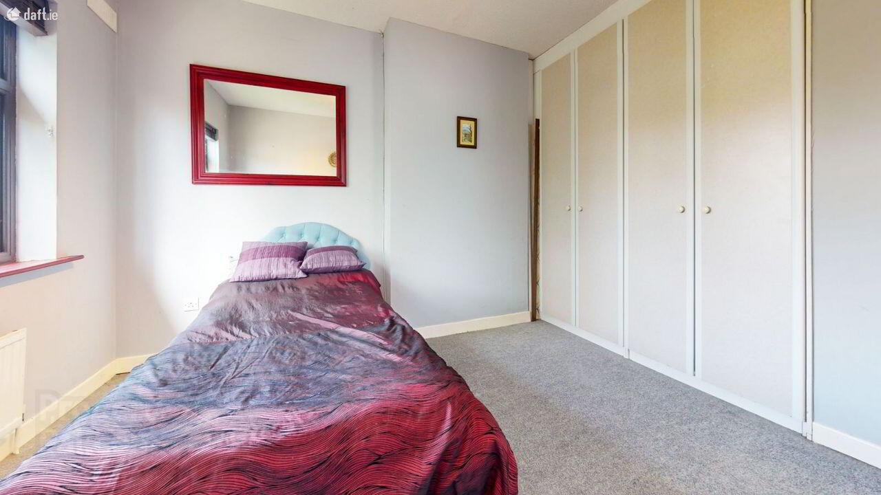 32 Swords Manor Grove 19 of 25